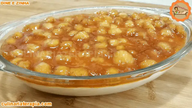 SOBREMESA FÁCIL DE BANANA CARAMELADA NA TRAVESSA